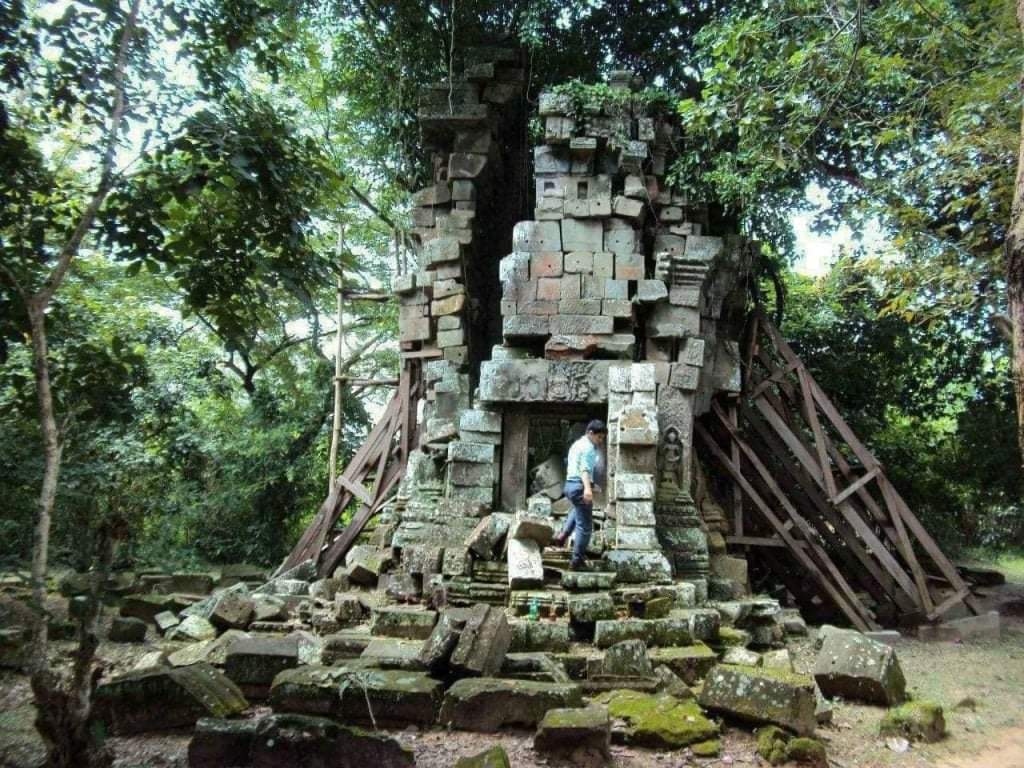 ទិដ្ឋភាពប្រាង្គប្រាសាទទន្លេស្ងួត